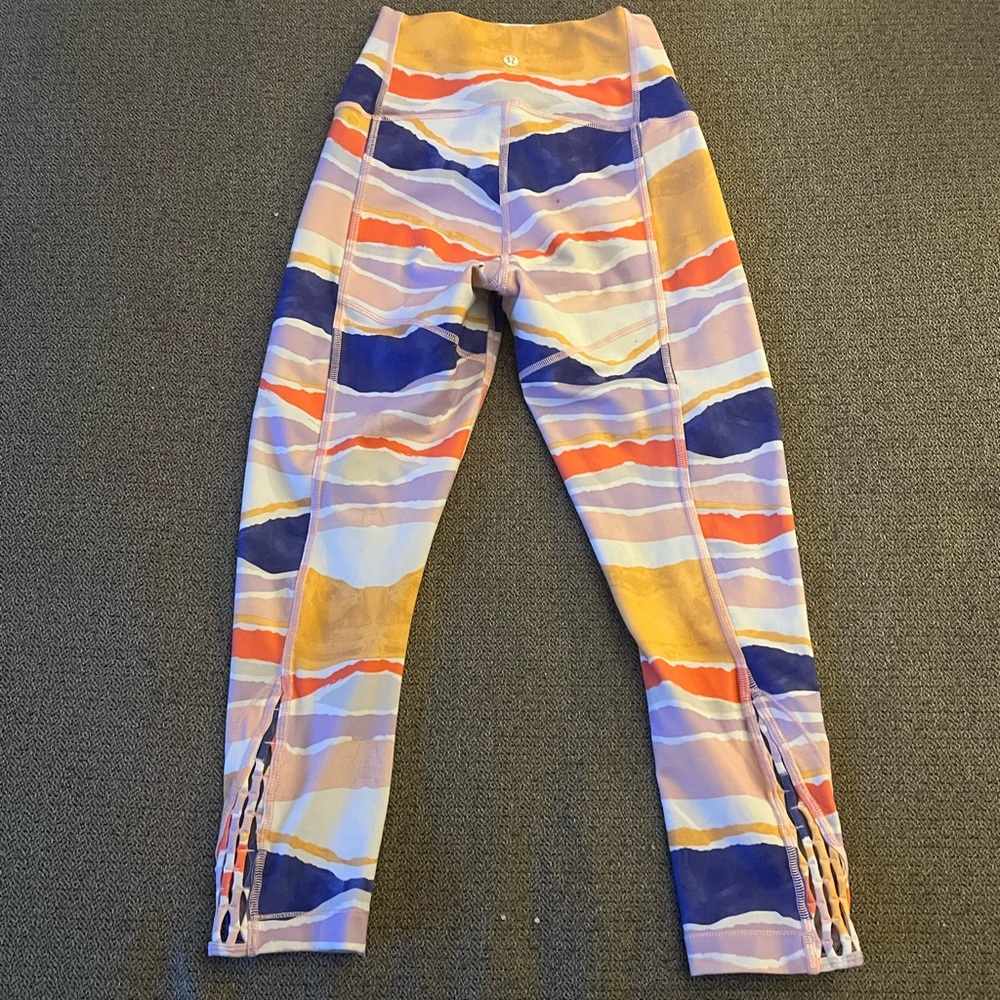 RARE LULULEMON LEGGINGS! SIZE 2-4!